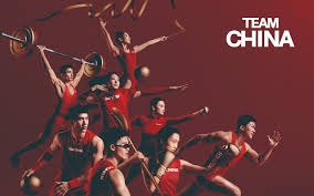 硬啊！巴特勒歪着身子强取2+1瞬间点燃全场